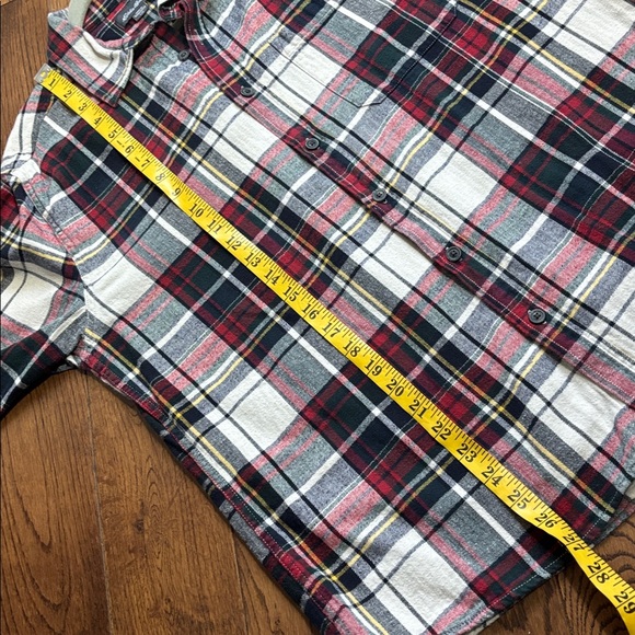 Eddie Bauer Flannel button down shirt size Large 100% Cotton Holiday Flannel - Picture 3 of 9